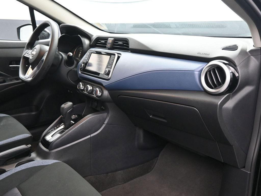 Used 2025 Nissan Versa SV image 13