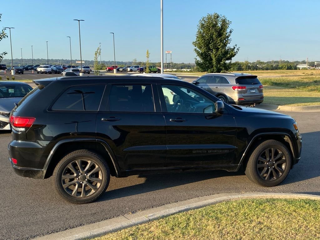Used 2020 Jeep Grand Cherokee Altitude AWD/4WD image 7