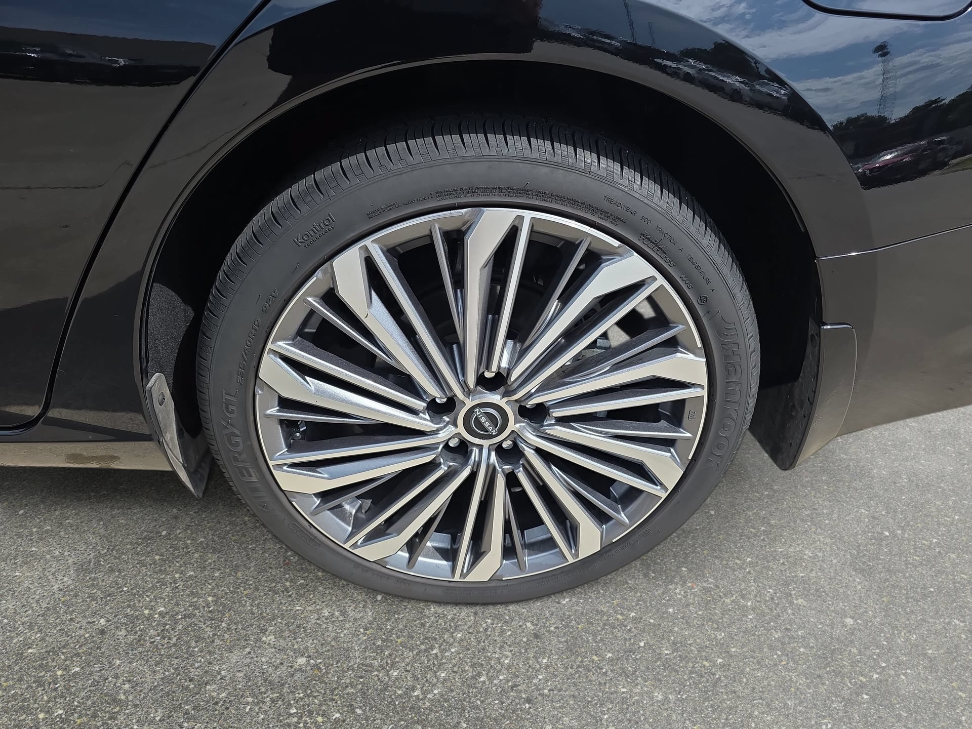 Used 2025 Nissan Altima 2.5 SL FWD image 30