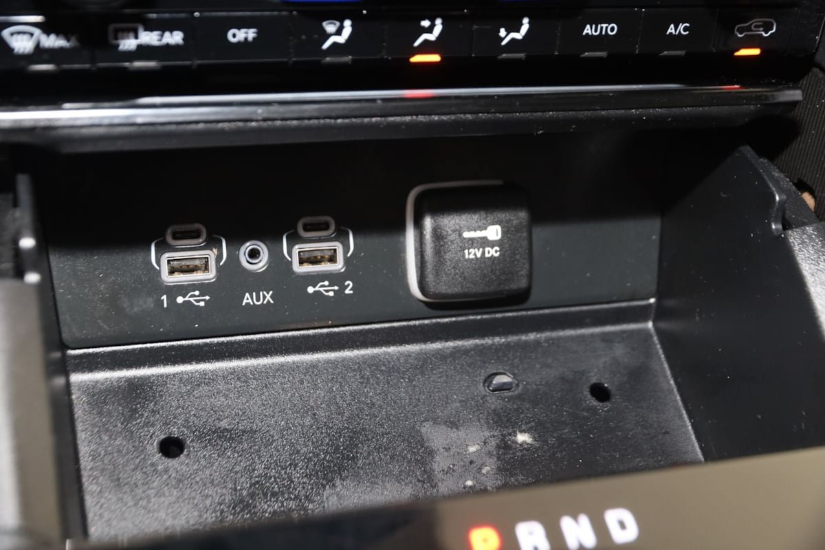 Used 2024 Jeep Grand Cherokee L Altitude AWD/4WD image 26