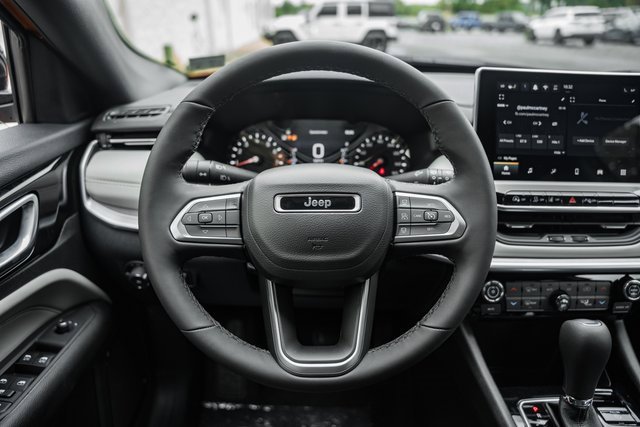 New 2026 Jeep Compass Limited image 30