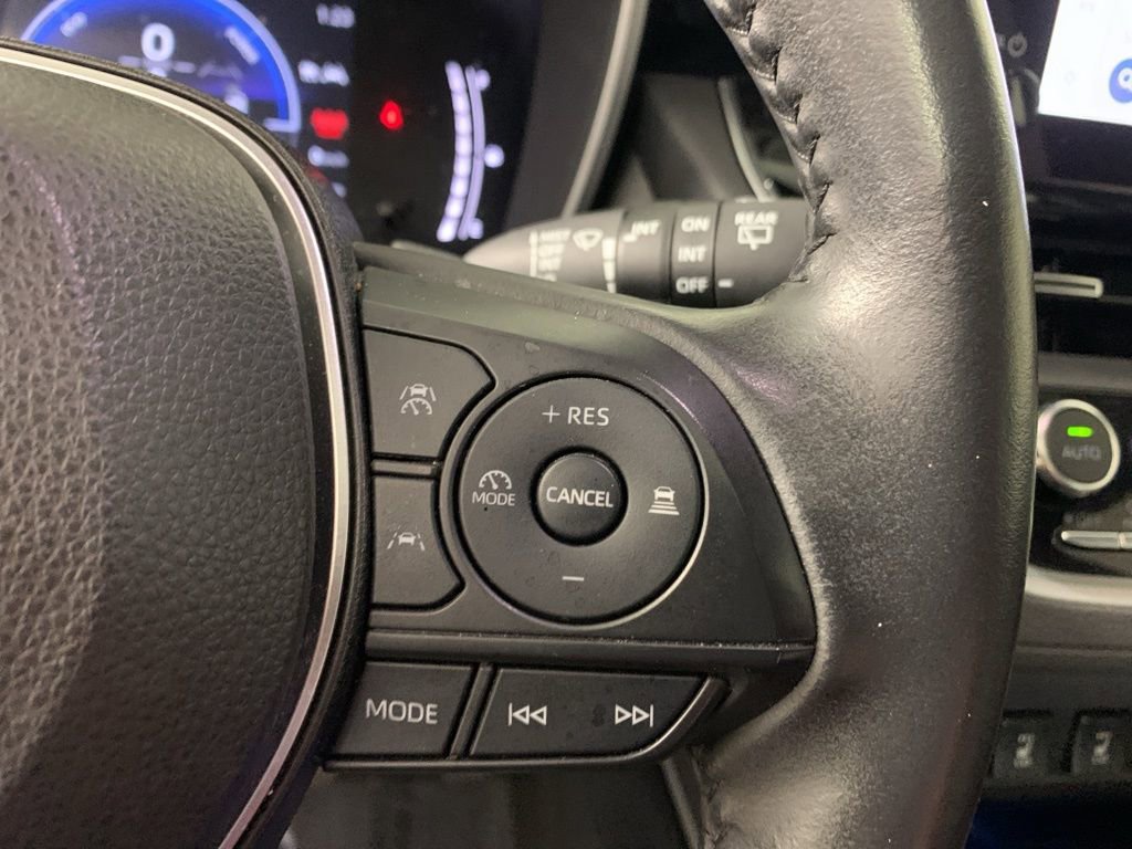 Used 2023 Toyota Corolla Cross XSE w/ Convenience Package image 21