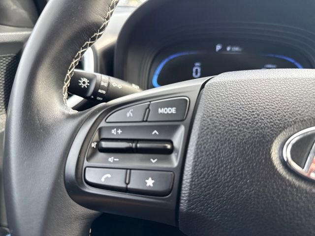 Certified 2025 Hyundai Venue Limited FWD image 24