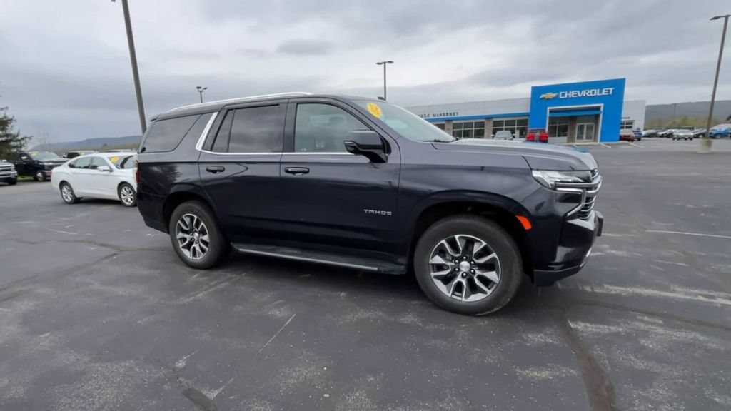 Used 2023 Chevrolet Tahoe LT w/ Luxury Package AWD/4WD image 2