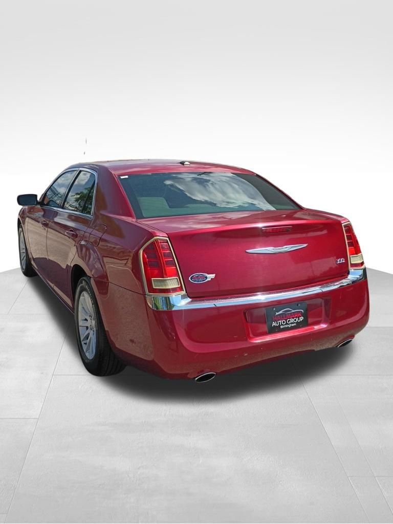 Used 2012 Chrysler 300 RWD image 5