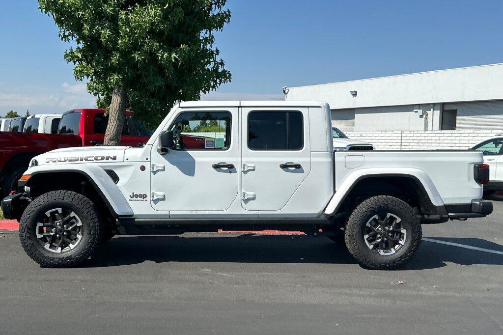 New 2026 Jeep Gladiator Rubicon w/ Safety Group AWD/4WD image 7