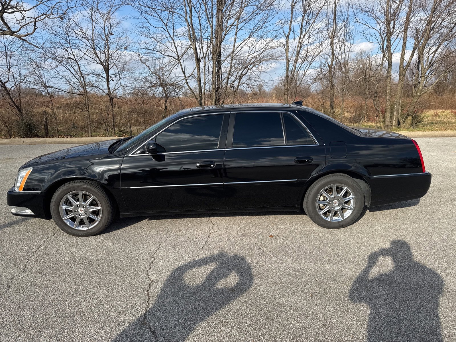 Used 2011 Cadillac DTS Luxury image 2