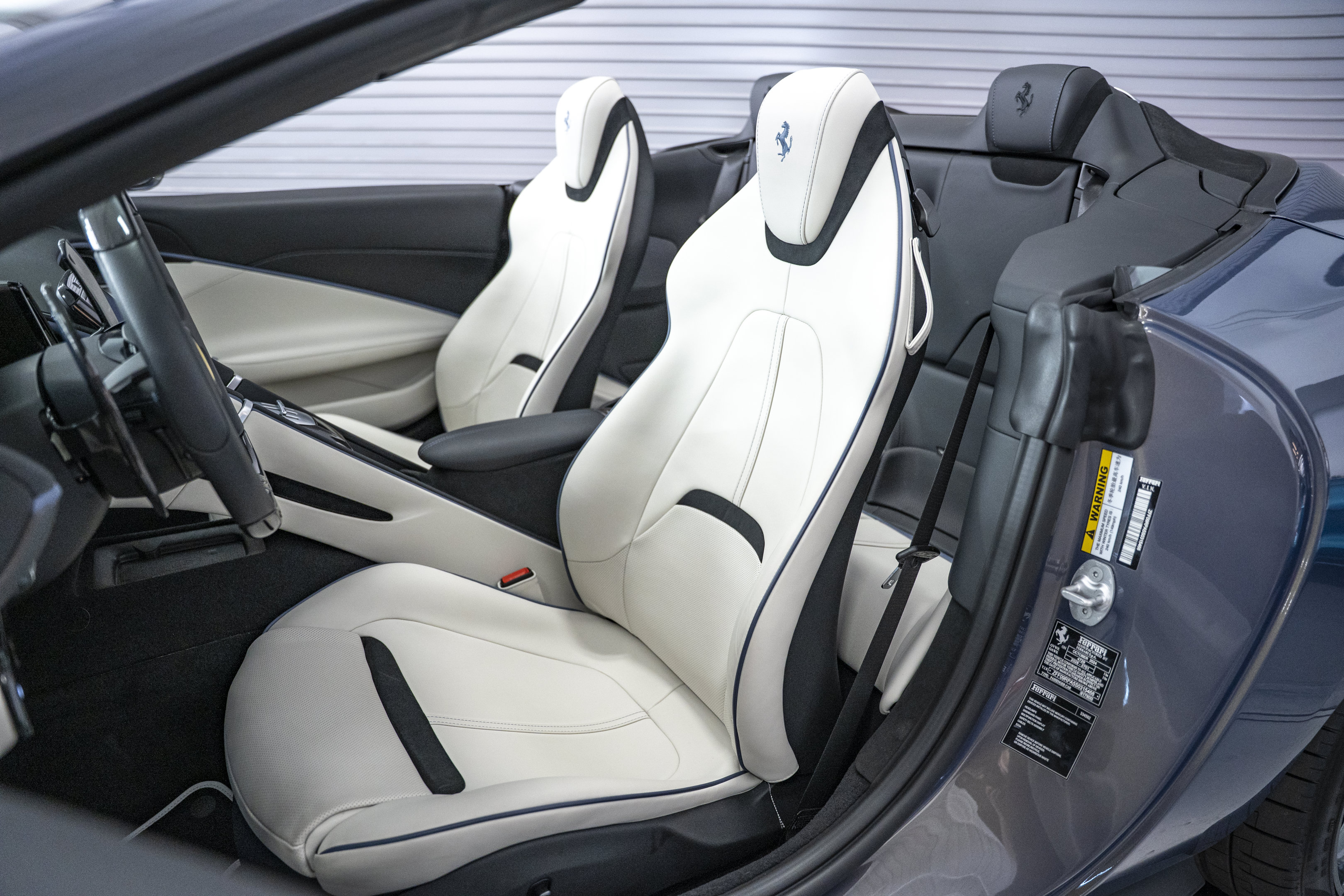 Used 2025 Ferrari Roma Spider RWD image 23