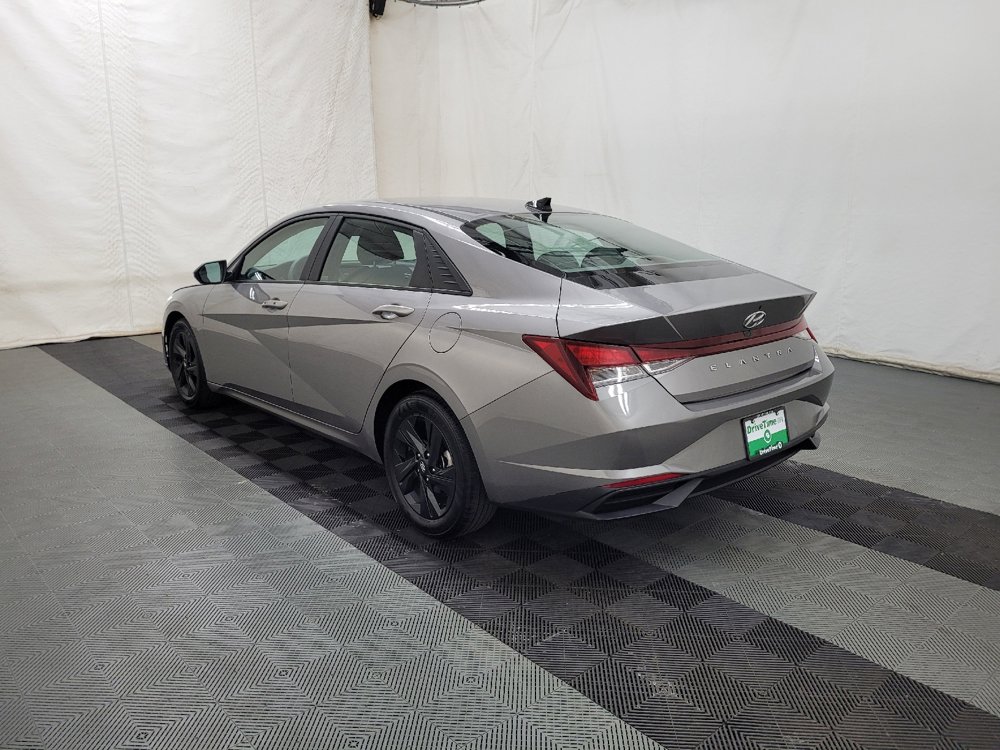 Used 2023 Hyundai Elantra SEL w/ Cargo Package image 5