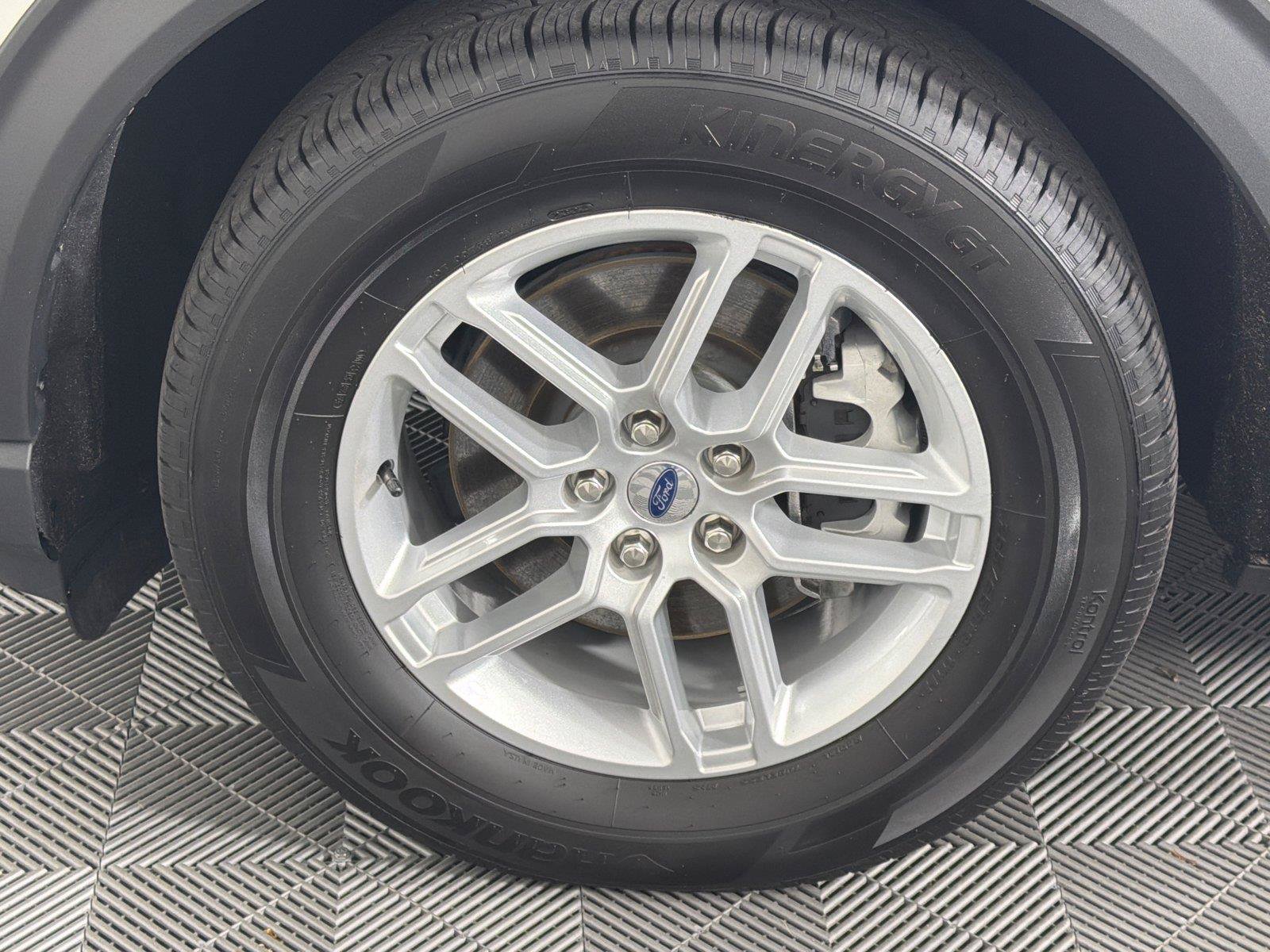 Used 2025 Ford Explorer Active RWD image 11