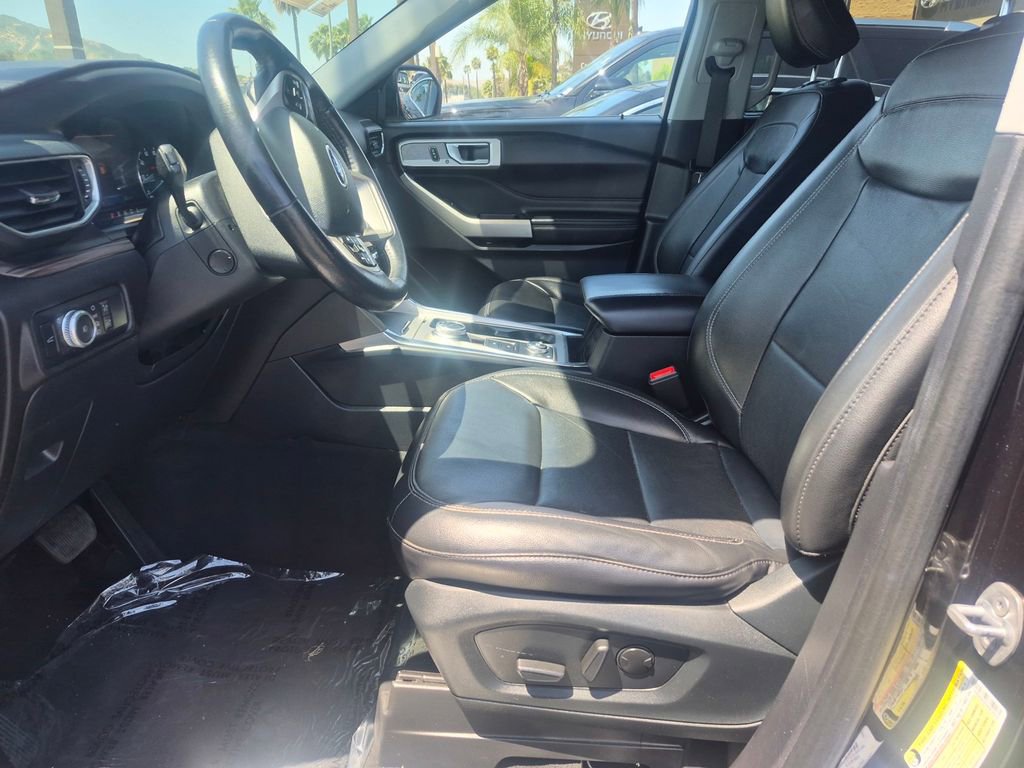 Used 2022 Ford Explorer Limited w/ Equipment Group 301A AWD/4WD image 13