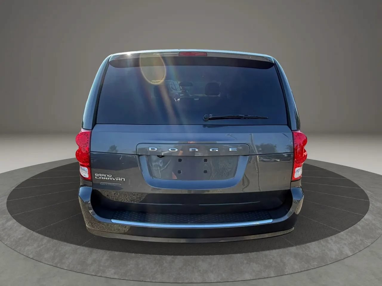 Used 2019 Dodge Grand Caravan SE w/ UConnect Hands-Free Group FWD image 6
