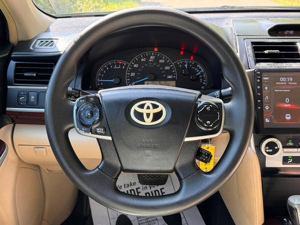 Used 2012 Toyota Camry FWD image 19