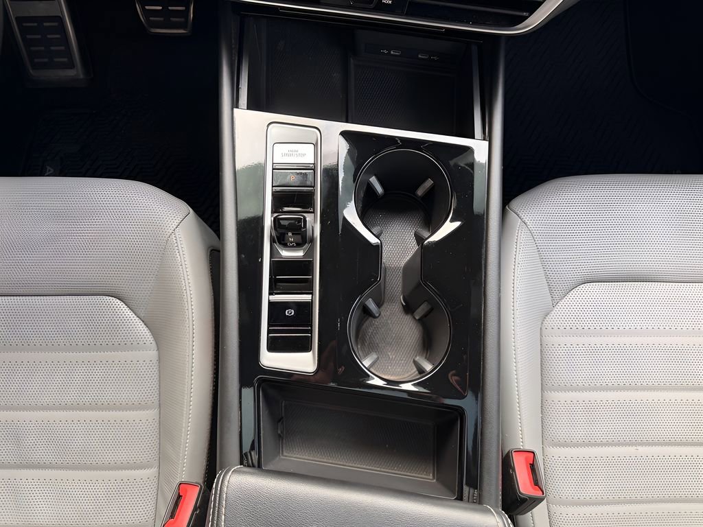 Used 2024 Volkswagen Atlas Cross Sport SEL R-Line image 15