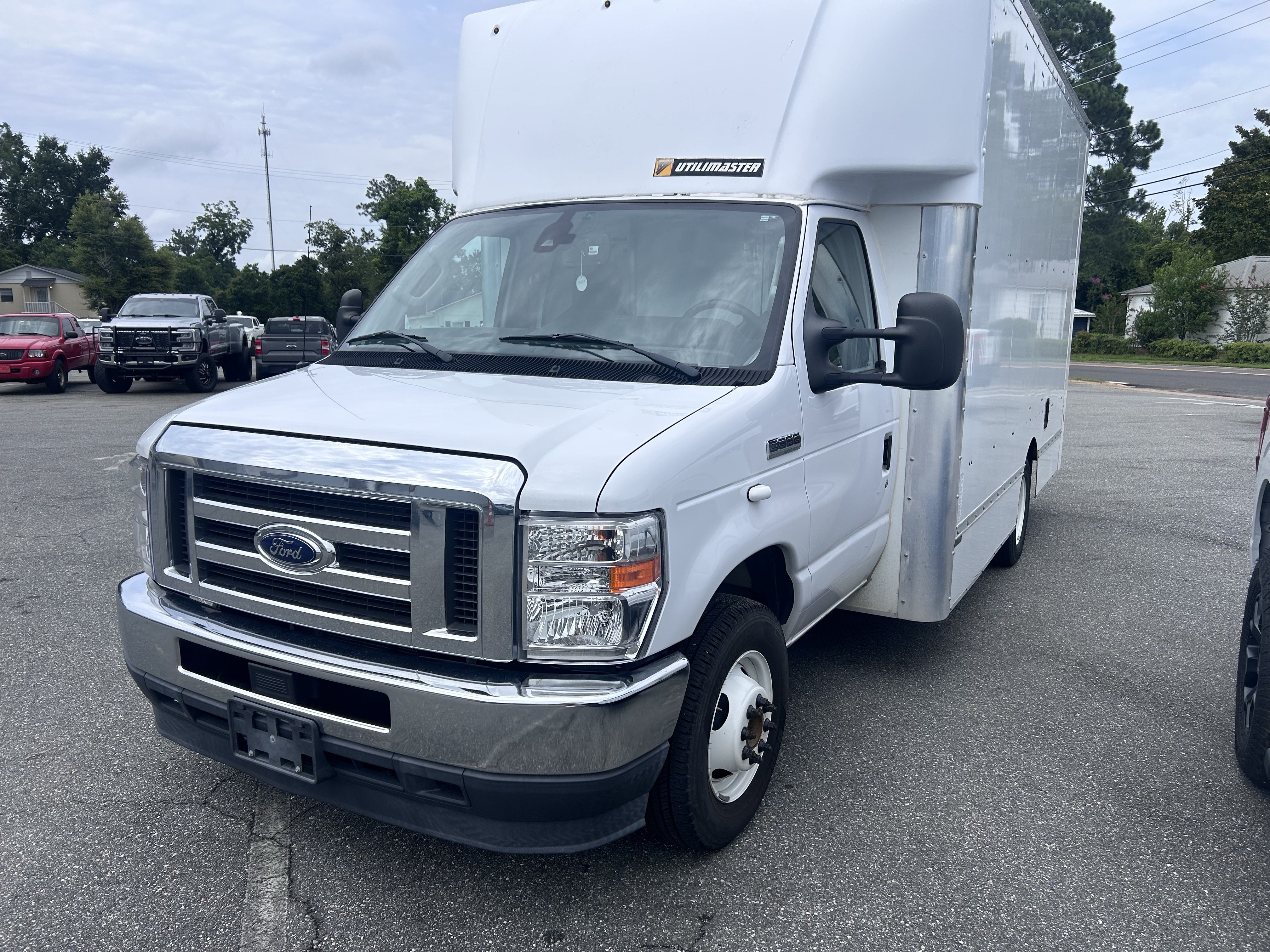 Used 2022 Ford E-350 and Econoline 350 Super Duty RWD image 3