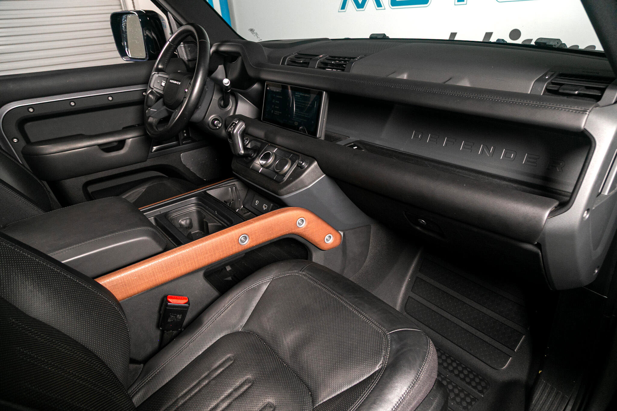 Used 2020 Land Rover Defender 110 X image 13