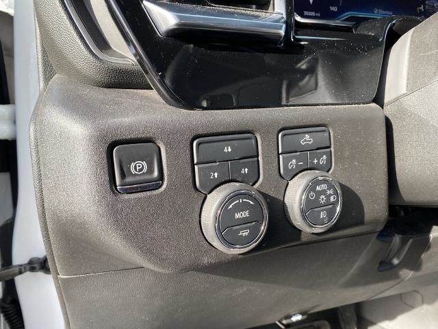 Used 2025 Chevrolet Silverado 2500 LT w/ Convenience Package image 17
