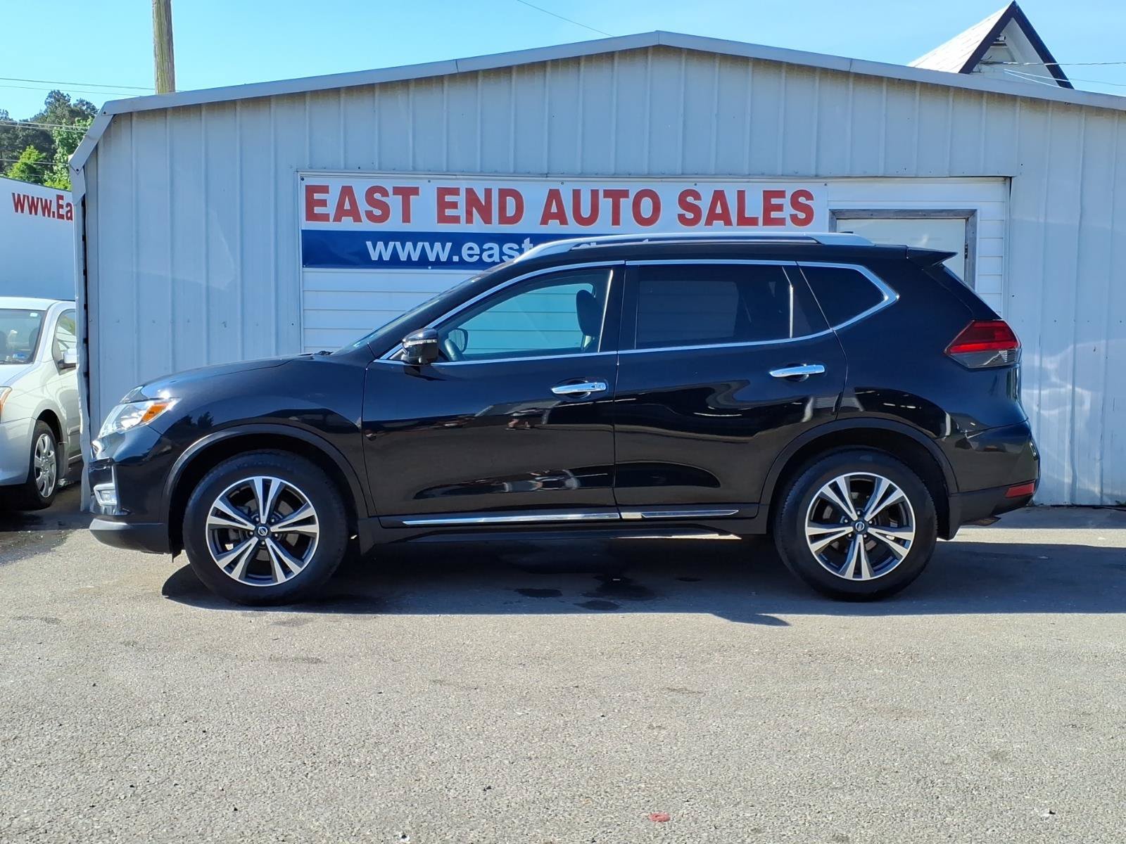 Used 2017 Nissan Rogue SL w/ SL Premium Package AWD/4WD image 2