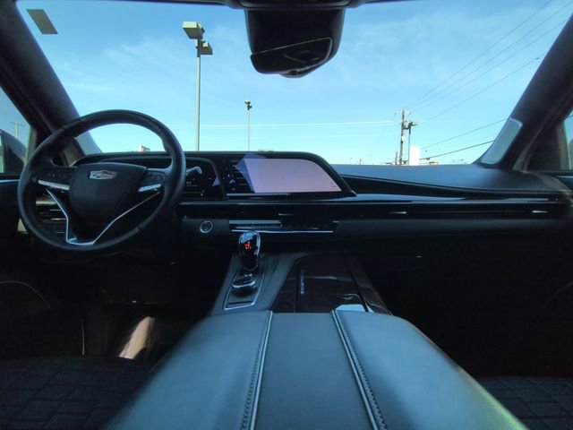 Used 2022 Cadillac Escalade ESV Sport Platinum image 2