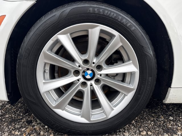 Used 2015 BMW 528i xDrive Sedan AWD/4WD image 25
