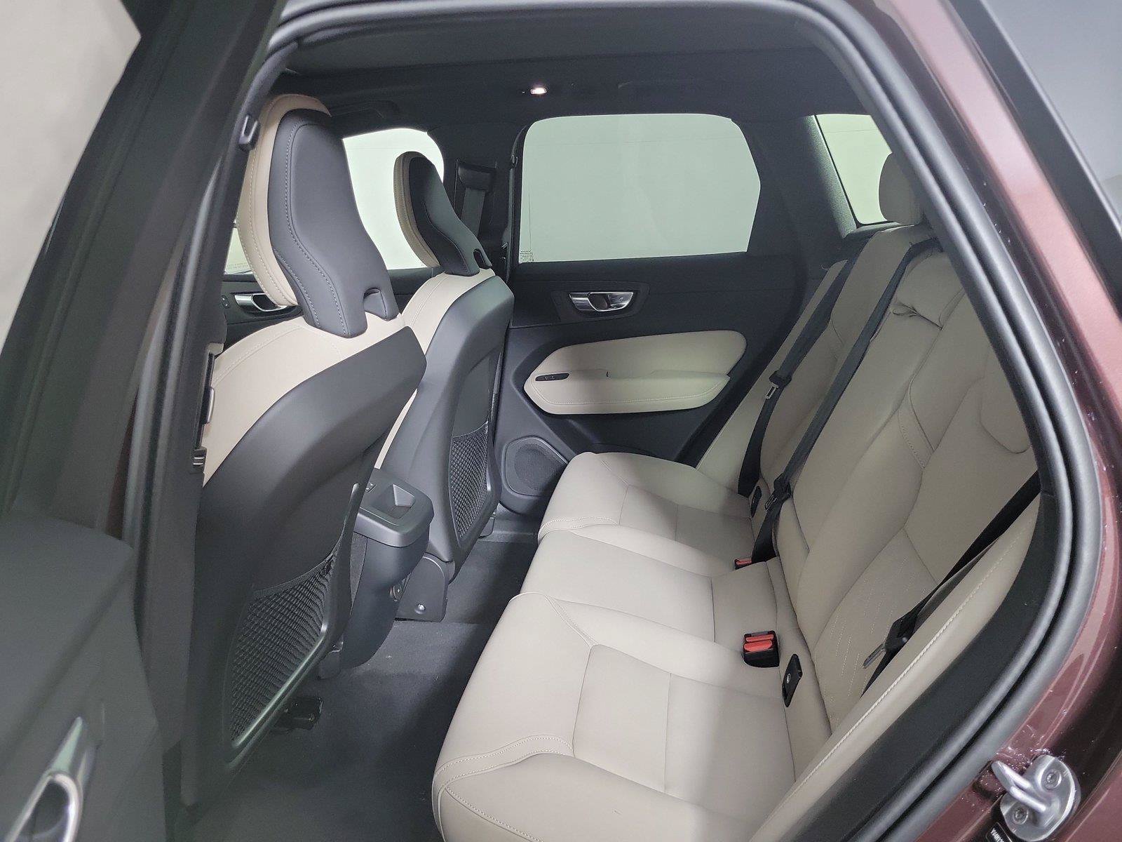 New 2026 Volvo XC60 B5 Plus w/ Climate Package AWD/4WD image 12