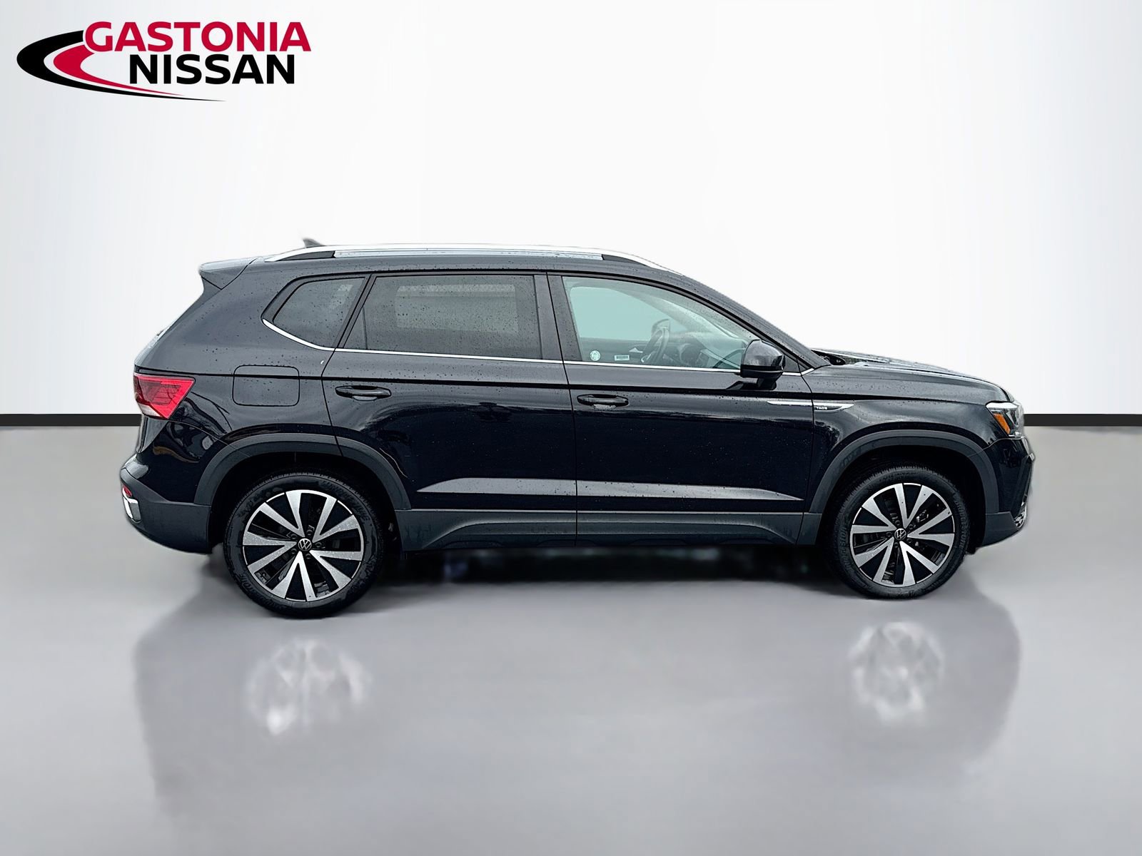 Used 2024 Volkswagen Taos SE image 10