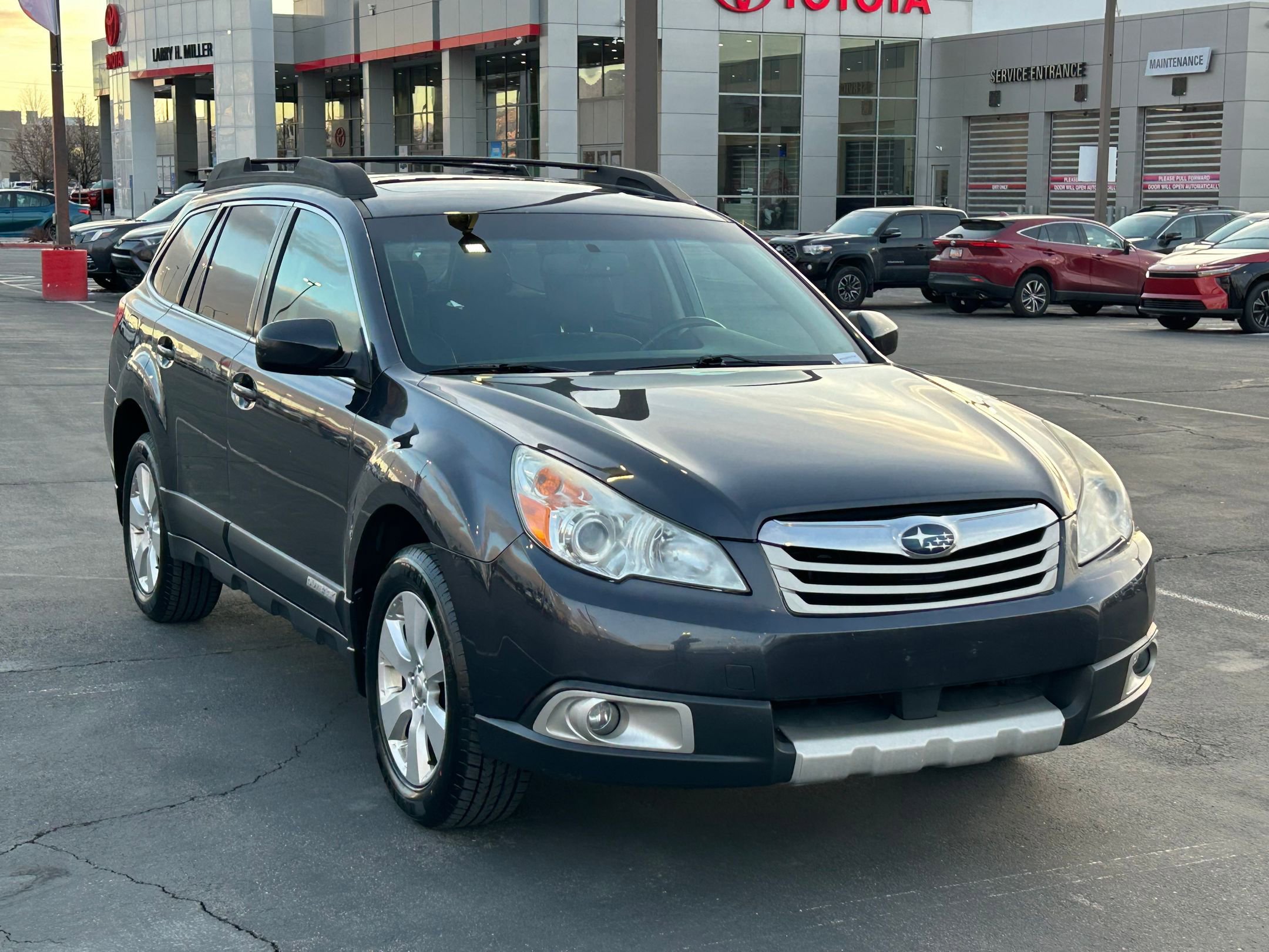 Used 2011 Subaru Outback 2.5i Limited image 7
