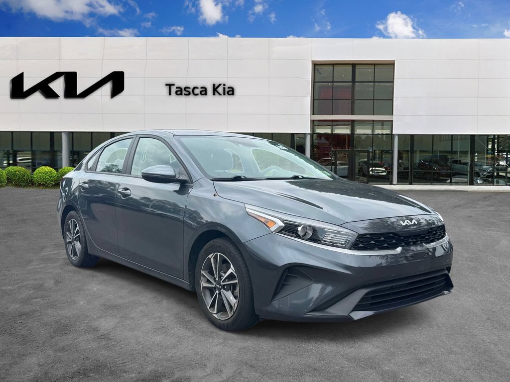 Used 2023 Kia Forte LXS w/ LXS Technology Package FWD image 1