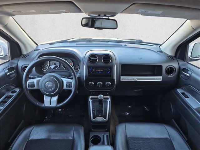 Used 2017 Jeep Compass Latitude AWD/4WD image 15