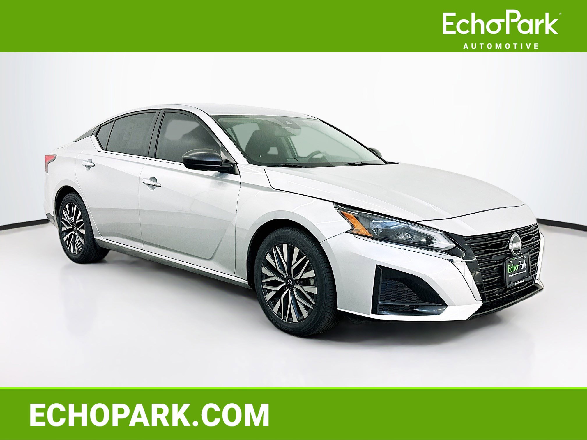 Used 2024 Nissan Altima 2.5 SV FWD image 1