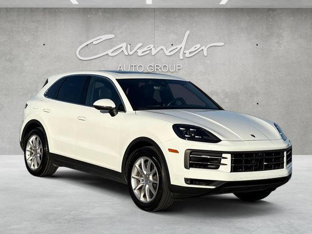 Used 2024 Porsche Cayenne AWD/4WD image 2