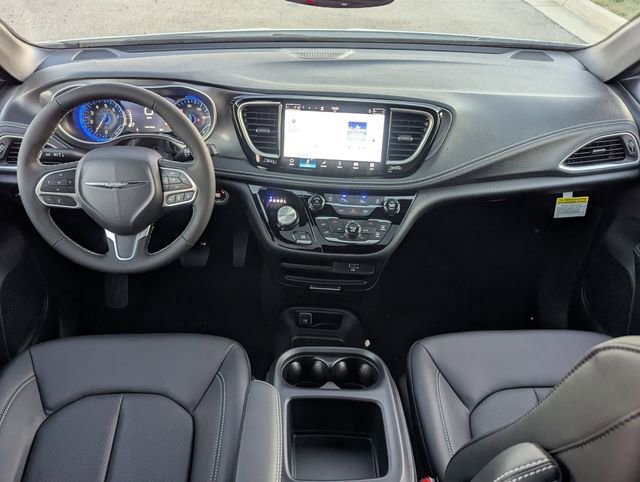 New 2026 Chrysler Pacifica Select image 19