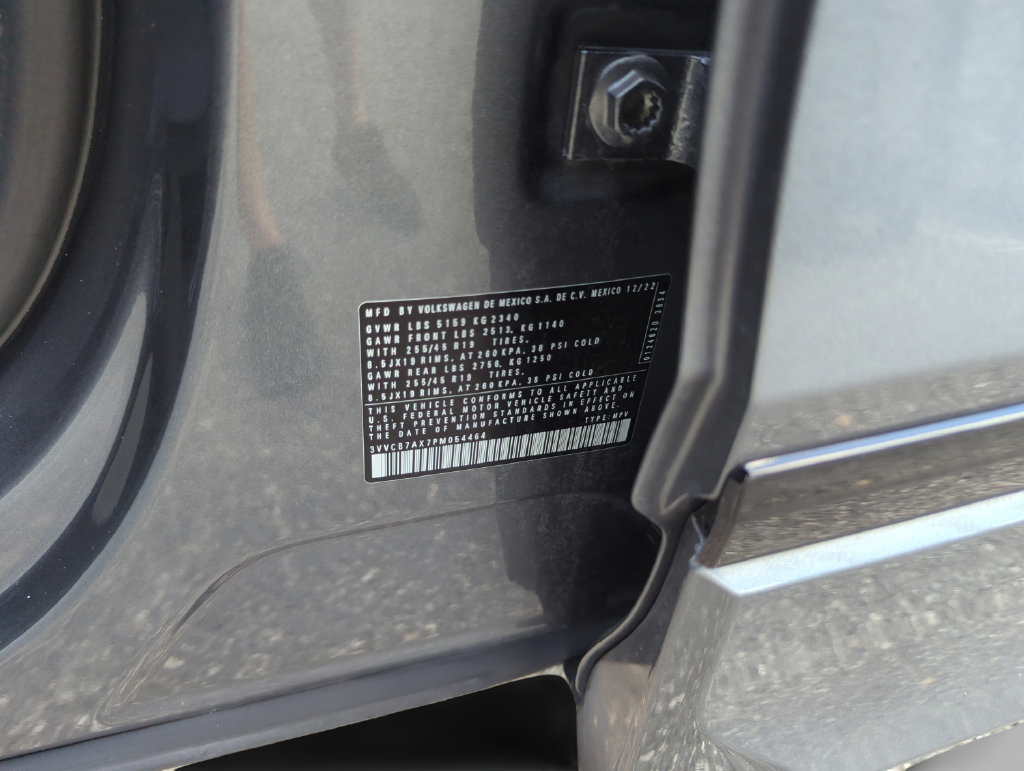 Used 2023 Volkswagen Tiguan SE R-Line FWD image 49