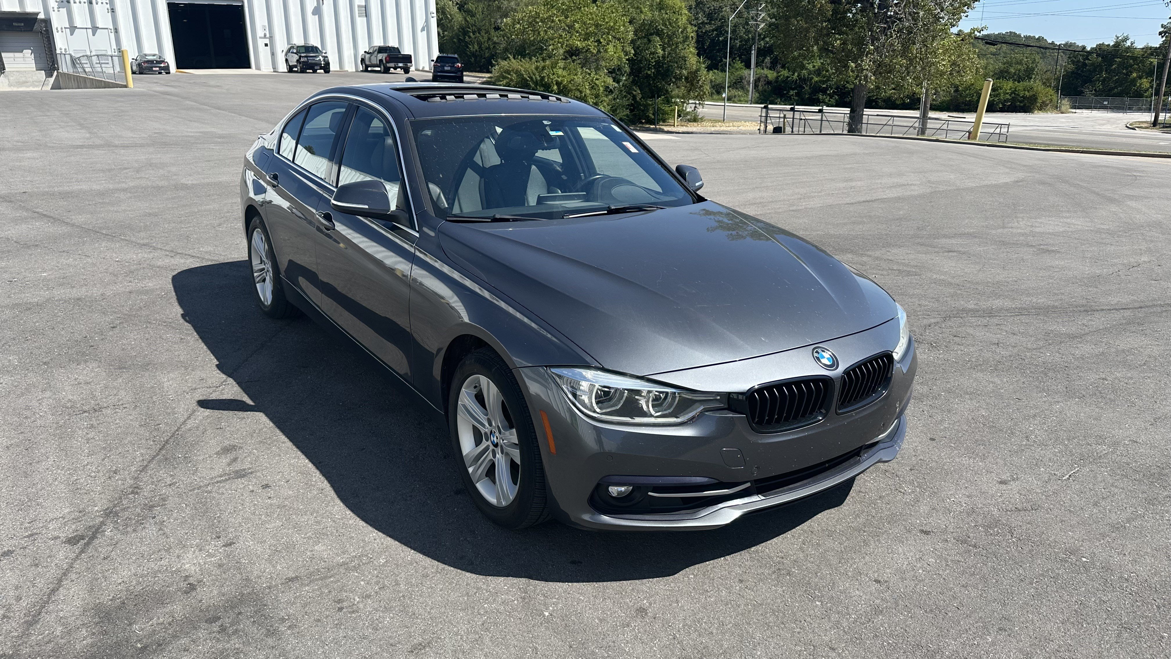 Used 2018 BMW 330i xDrive Sedan w/ Convenience Package AWD/4WD image 2