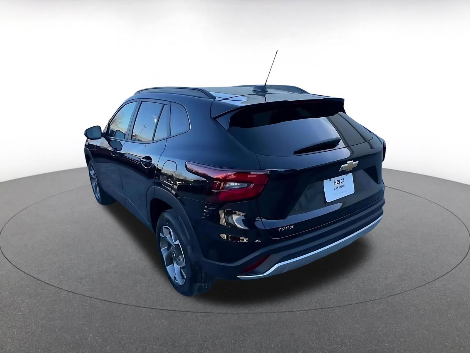 Used 2025 Chevrolet Trax LT w/ LT Convenience Package image 11