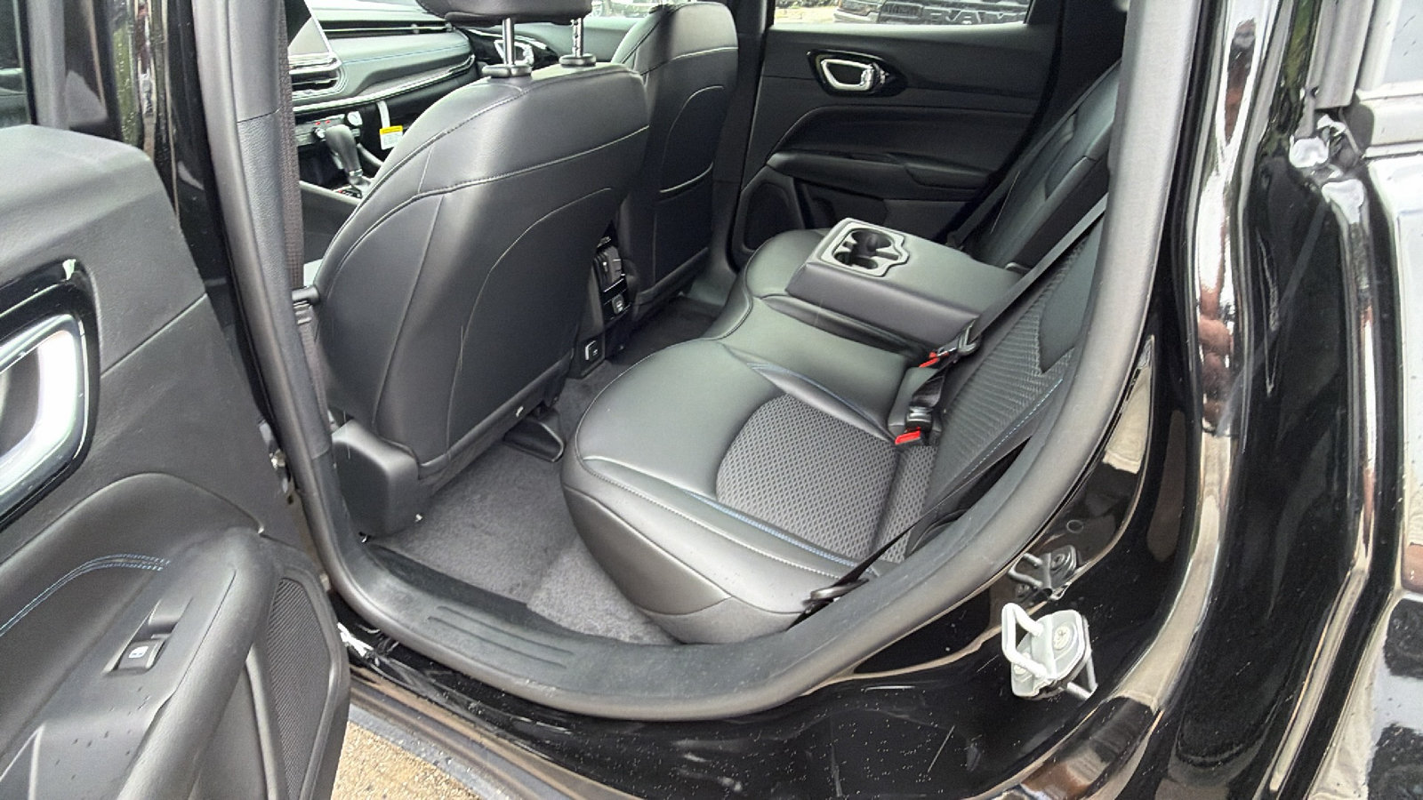 New 2026 Jeep Compass Latitude AWD/4WD image 19