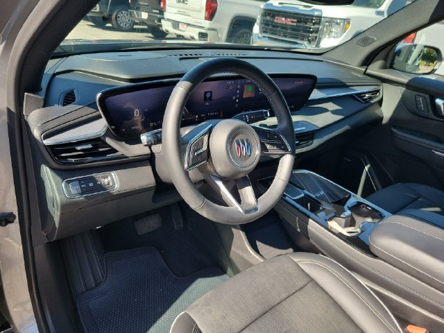 Used 2025 Buick Enclave Preferred FWD image 17