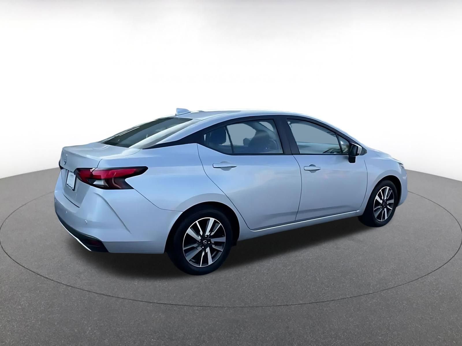 Used 2025 Nissan Versa SV image 15