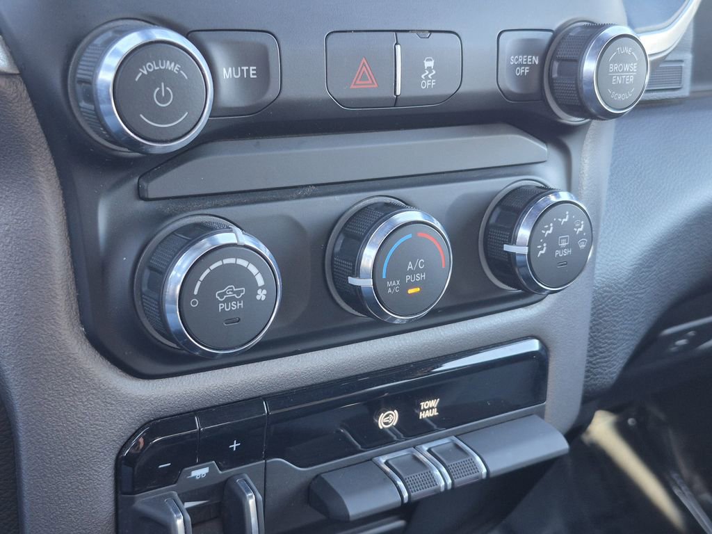 Used 2024 RAM 3500 Big Horn image 15