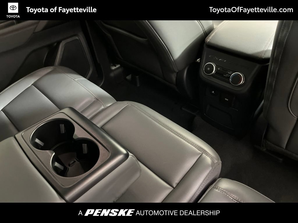 Used 2025 Ford Explorer Active w/ Active Comfort Package AWD/4WD image 17