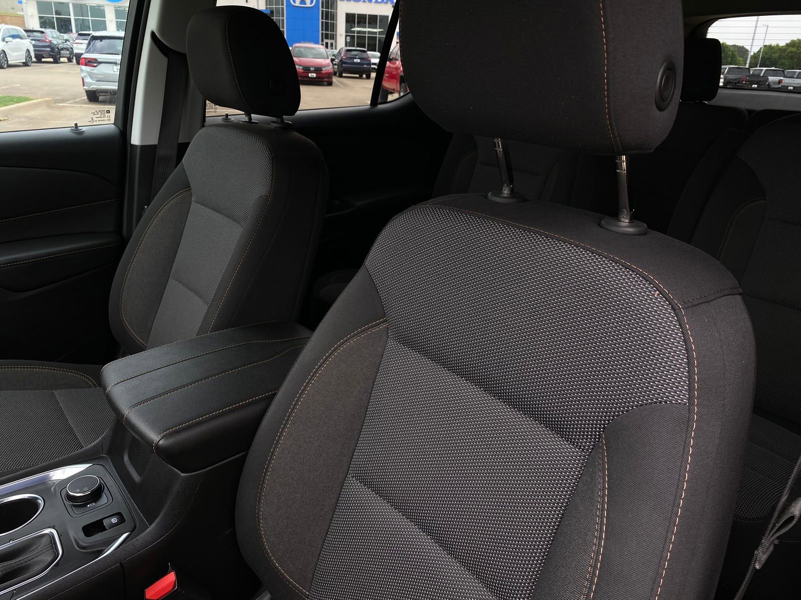 Used 2019 Chevrolet Traverse LT FWD image 12