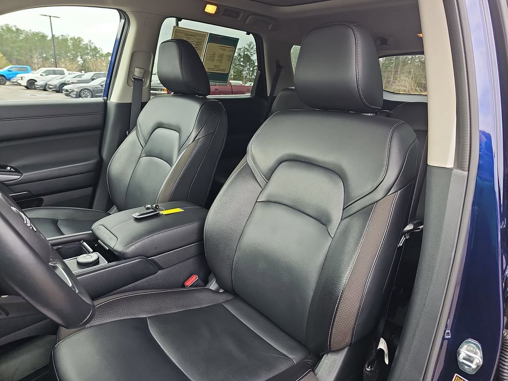 Used 2023 Nissan Pathfinder SL w/ SL Premium Package image 20