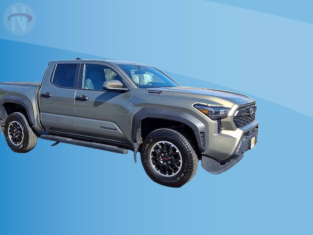 Used 2025 Toyota Tacoma TRD Off-Road image 2