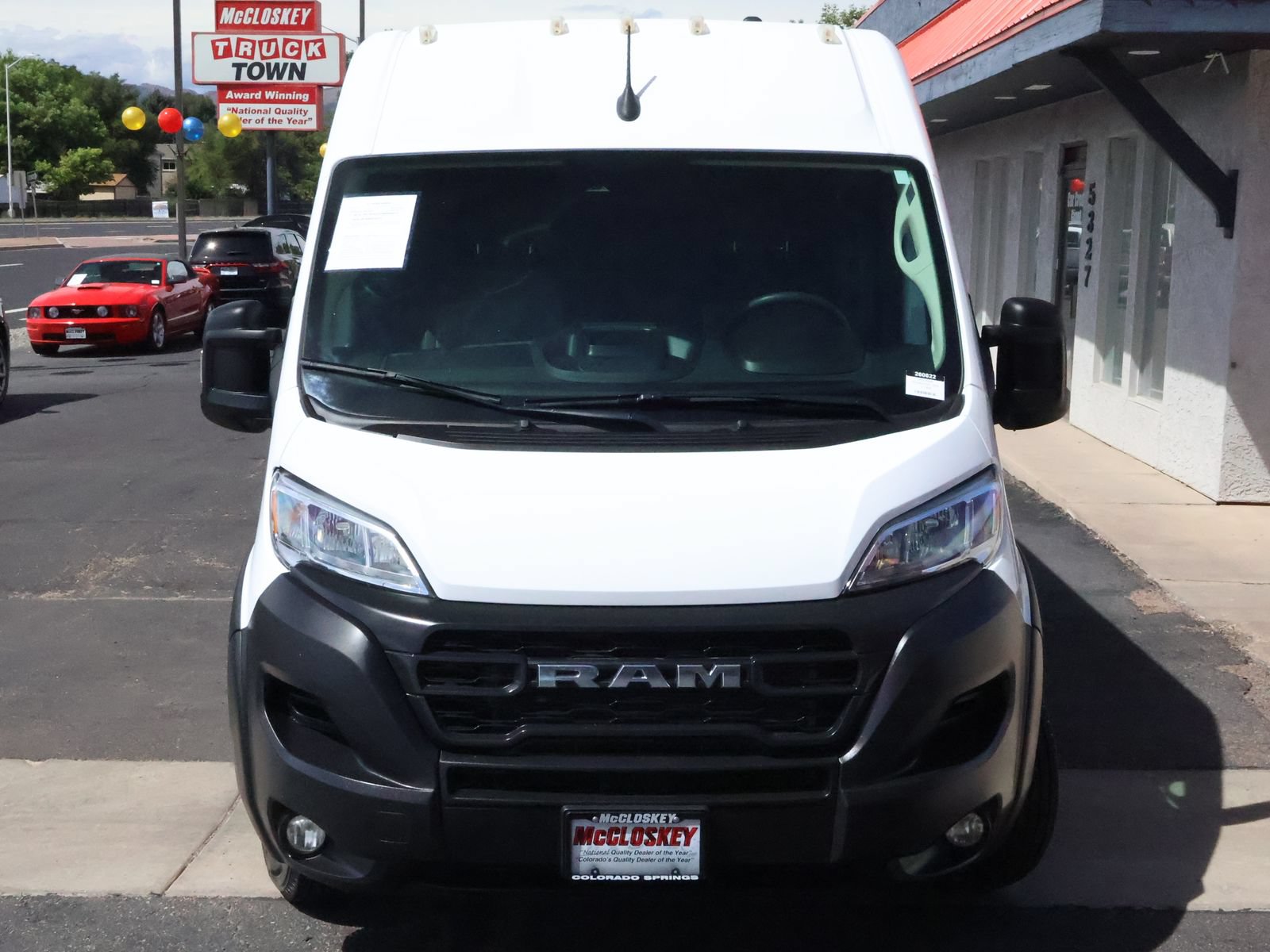 Used 2025 RAM ProMaster 2500 w/ Convenience Group FWD image 17