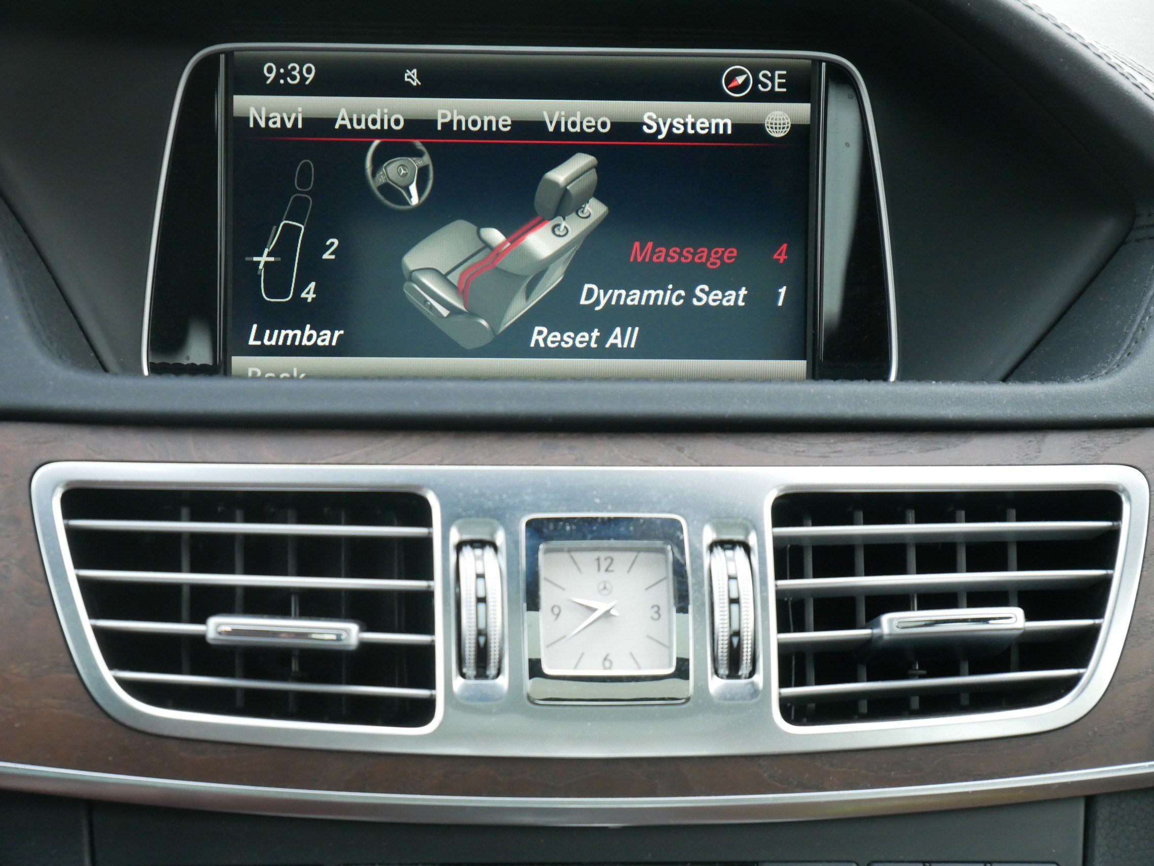 Used 2015 Mercedes-Benz E 400 4MATIC Sedan image 23