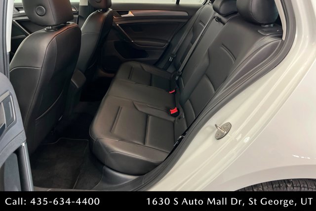 Used 2018 Volkswagen Golf SE image 21