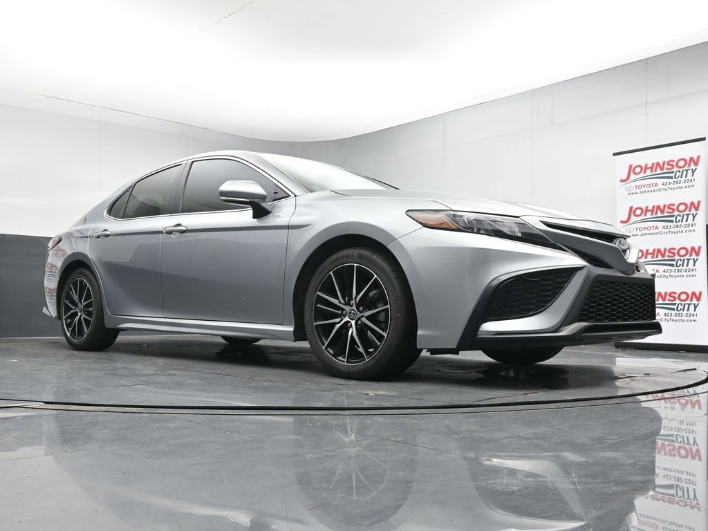 Used 2024 Toyota Camry SE FWD image 33