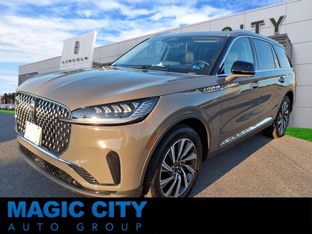 Used 2025 Lincoln Aviator AWD w/ Equipment Group 101A image 1