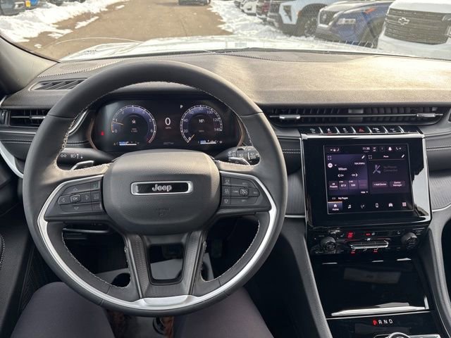 Used 2025 Jeep Grand Cherokee Laredo X w/ Luxury Tech Group I image 9