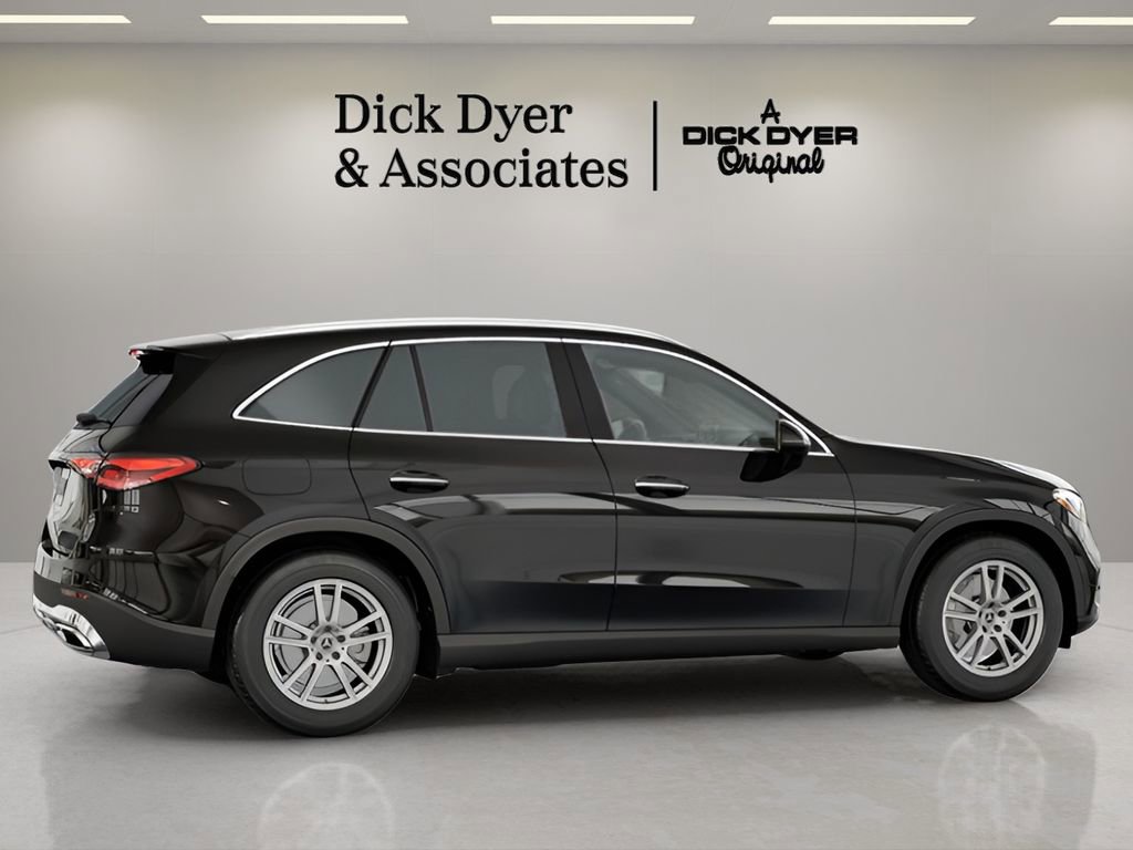 Used 2025 Mercedes-Benz GLC 300 GLC 300 image 7